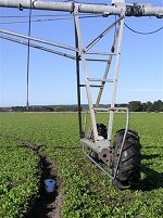 Centre Pivor Irrigator avoids Ruts in Soft Ground